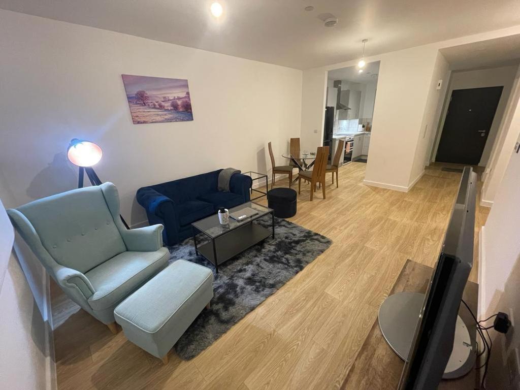 Apartment Fabulous 2 Bedroom *